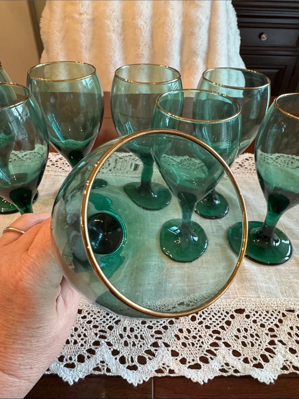 Set of 8 Emerald Green Vintage  Stemmed gold rimmed Wine Glasses